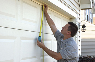 Fix A Garage Door in Pinecrest